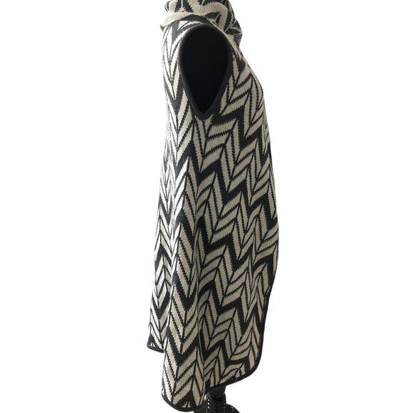 Milano Long Waterfall Wrap Sleeveless Cardigan Chevron Gray White Size Small-NEW - Picture 5 of 5